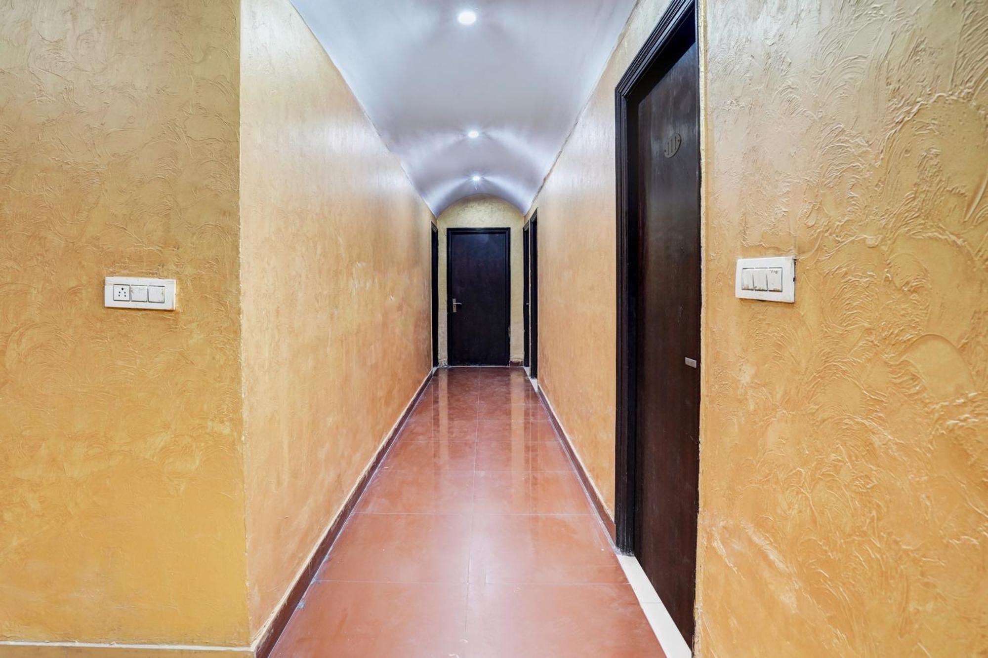 Super Hotel O Bg Hotel Faridabad Exterior photo