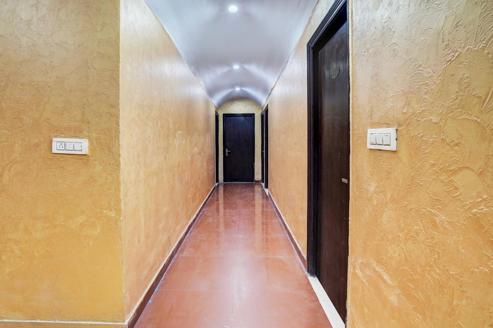 Super Hotel O Bg Hotel Faridabad Exterior photo