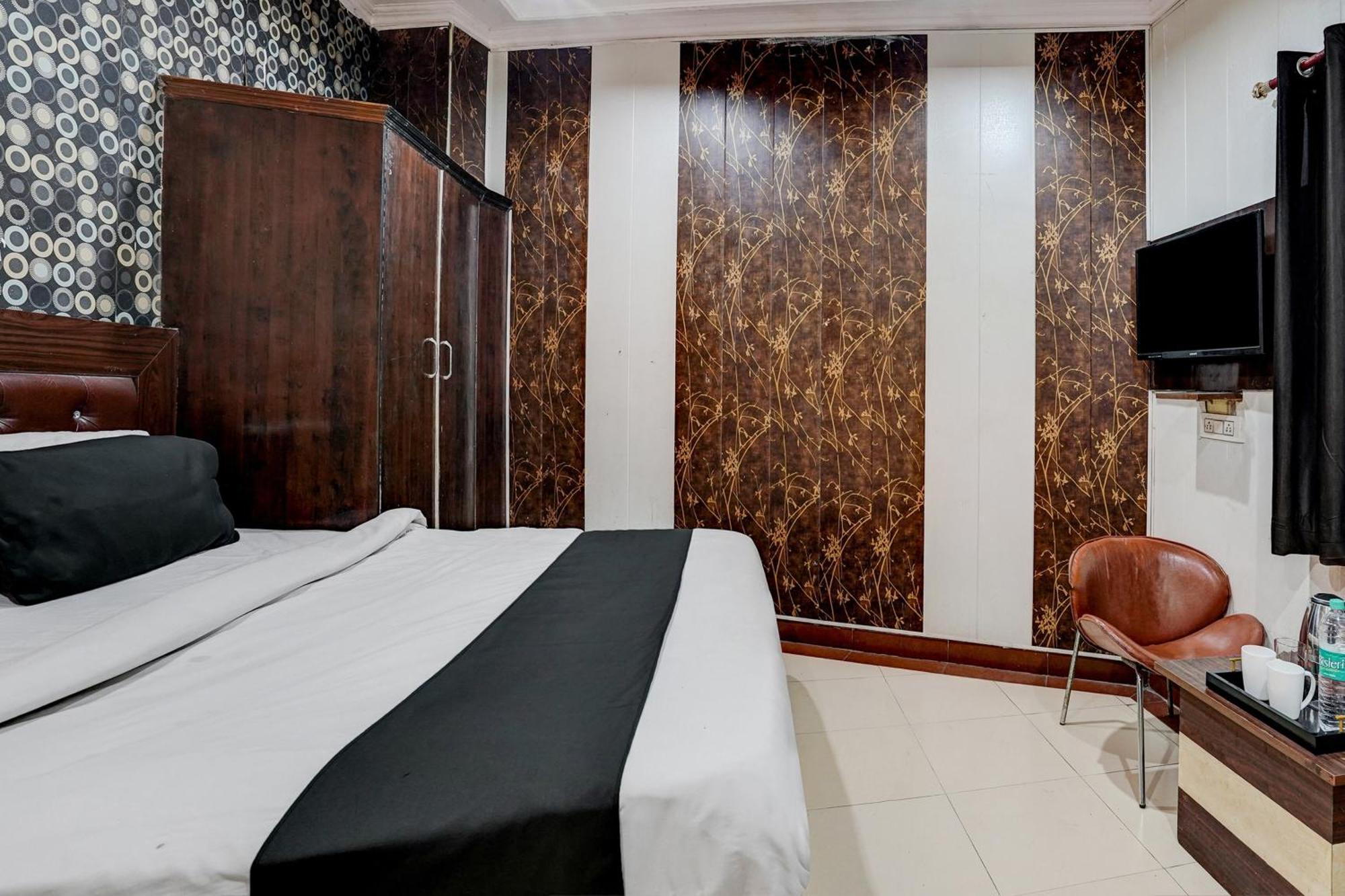Super Hotel O Bg Hotel Faridabad Exterior photo